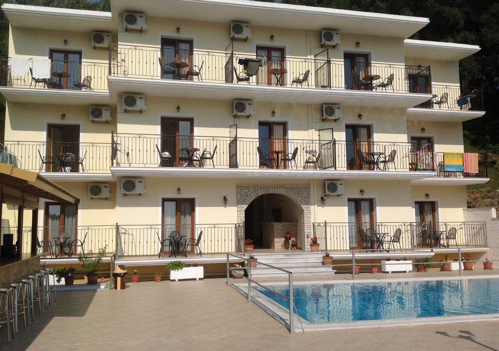 Petrino Apartments